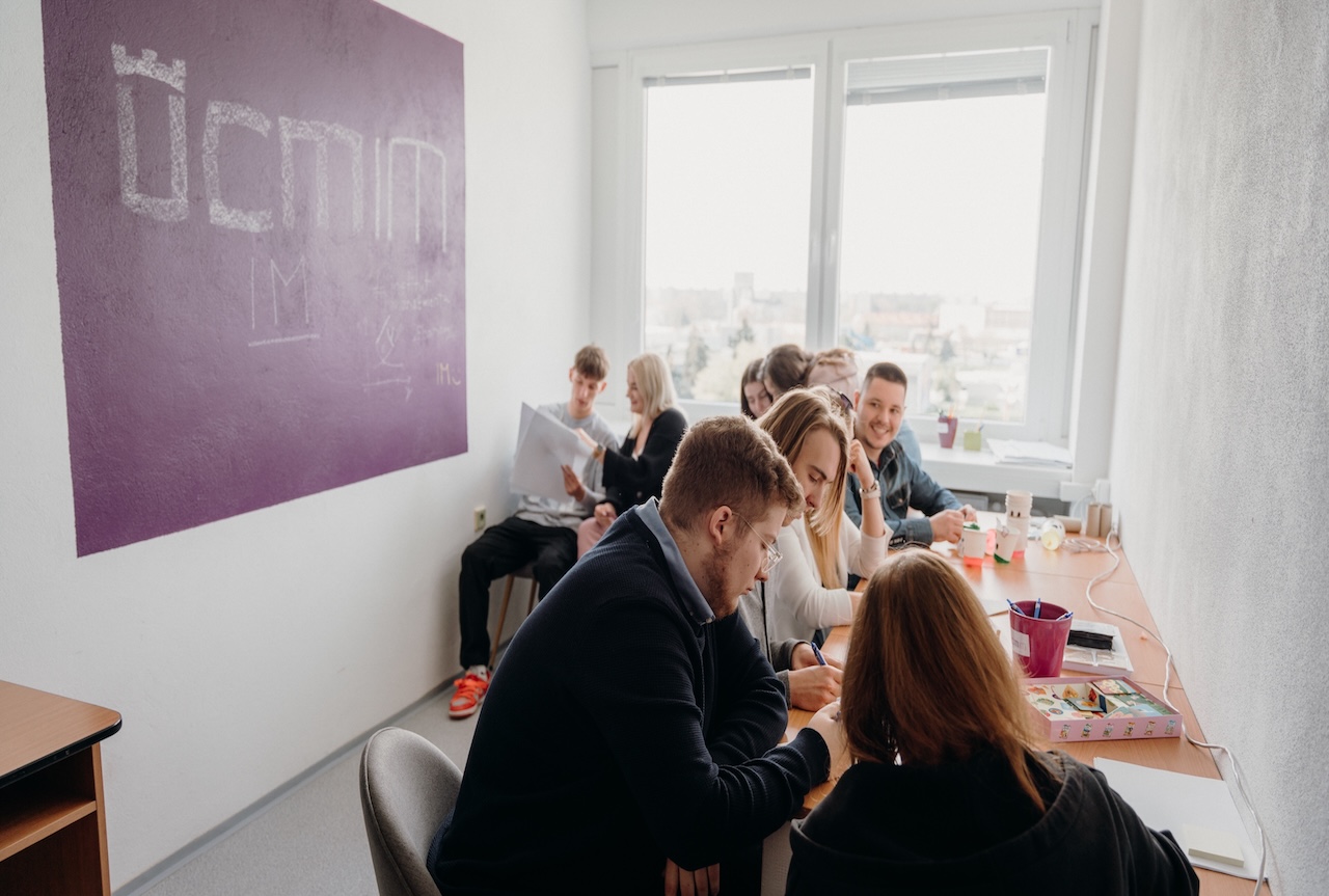 casopis atelier 14 ks 114564701 | WebJET CMS Chceš študovať na IM